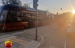 Poranny paraliż w centrum Łodzi. Wykolejony tramwaj zablokował ruch wokół dworca Fabrycznego