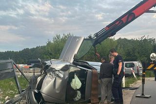 Nastolatek ukradł auto i je rozbił. Uciekł, zanim świadkowie dobiegli do leżącego na boku audi