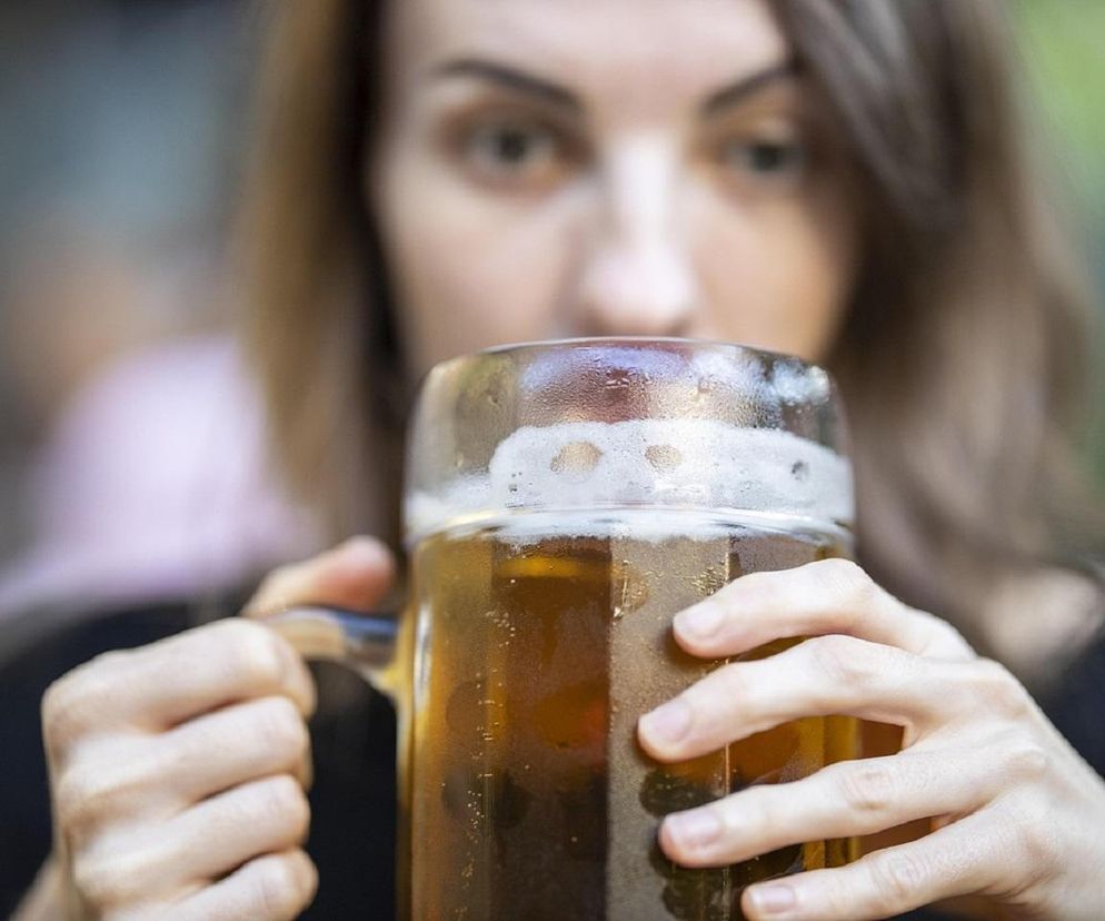 Pijana matka przyjechała do szkoły po dzieci. Tak się tłumaczyła policjantom