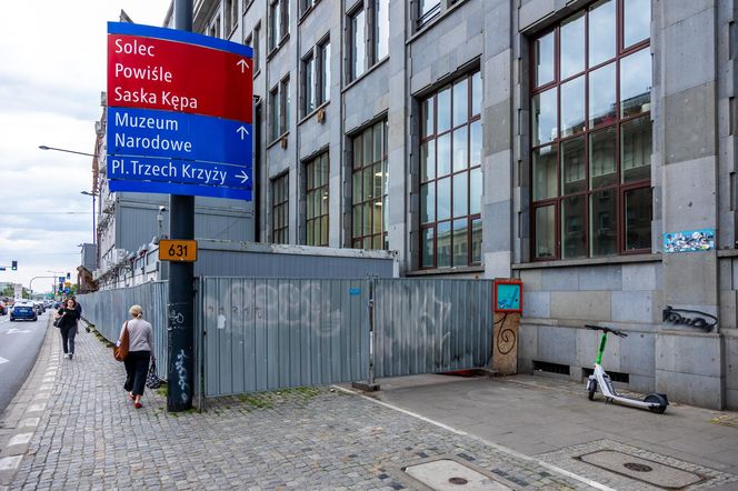 Gmach Banku Gospodarstwa Krajowego w Warszawie w trakcie remontu