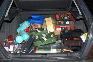 Kradli zdrapki, jedzenie i BAJECZNIE drogi alkohol. W końcu wpadli [ZDJĘCIA]