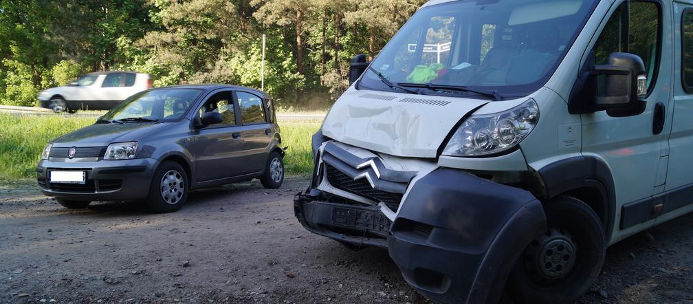 Wypadek w podbydgoskim Maksymilianowie. Zderzyły się dwa samochody! [ZDJĘCIA]