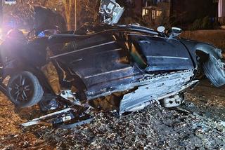 Roztrzaskali się na osiedlowej uliczce. Potworny wypadek w Lublinie, z auta nie było co zbierać