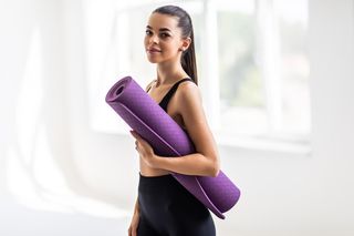 Trenujesz pilates? Sprawdź, czy podczas ćwiczeń popełniasz te błędy