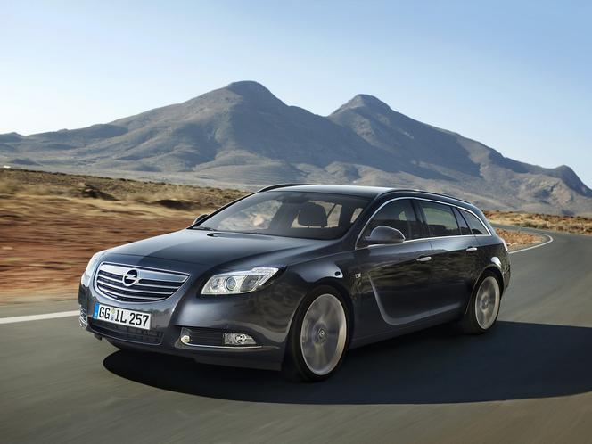 Opel Insignia Sports Tourer, model 2011