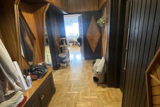 Metamorfoza przedpokoju w domu z lat 90.