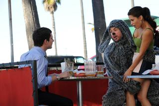 Wilfred (Jason Gann), Ryan Newman (Elijah Wood)