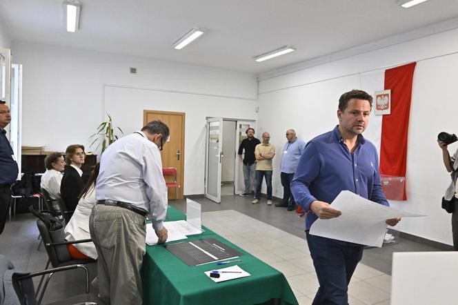 Tak głosują warszawscy politycy. Złapaliśmy Rafała Trzaskowskiego i Hannę Gronkiewicz-Waltz przy urnach