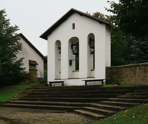 To jedna z najstarszych wsi w Małopolsce. Już w średniowieczu miała swoją parafię