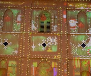 Świąteczna iluminacja ozdabia Wieżę Trynitarską w Lublinie 2023