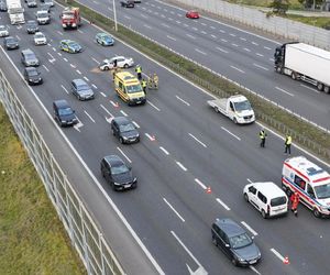 Potężna kraksa na S2. Ranne dwie osoby, w tym żołnierz