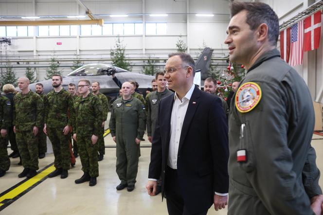 Andrzej Duda w Bazie Lotniczej w Amari