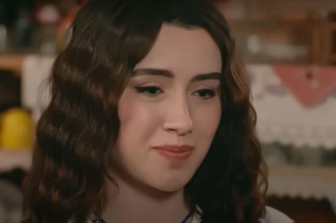 Zeynep z Halilem towarzyszą Zumbut podczas pobytu u ciotki Bedriye