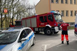 Chłopiec nadział się na płot! Dramatyczna akcja ratunkowa na szkolnym boisku