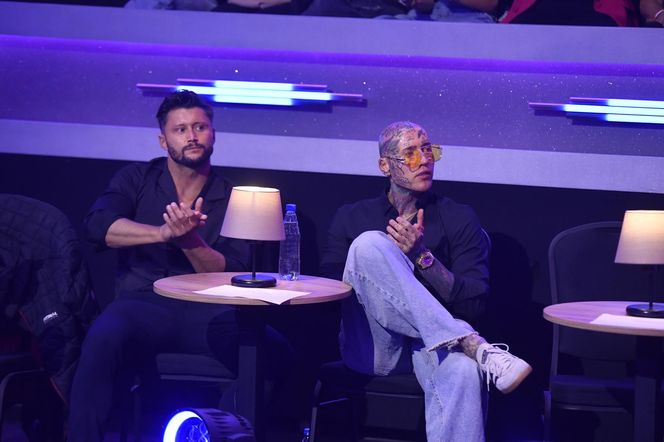 Tłum gwiazd na najnowszym odcinku "Tańca z Gwiazdami". Fijał w czerwieni, Mróz w czerni i Frycz w bieli