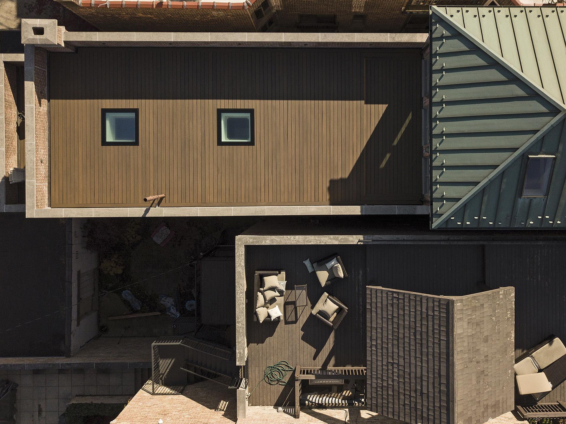 Dom w Chicago z oknami do dachów płaskich DXW od FAKRO