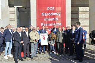 Premier Morawiecki na specjalnym meczu. Stadion Narodowy im. Kazimierza Górskiego