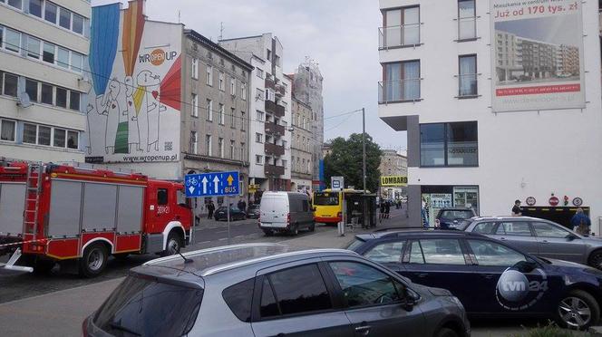 Wrocław: Bomba w autobusie! Pasażerowie powinni zostać najpierw ewakuowani?