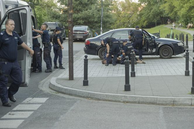 Zatrzymanie nożownika w Warszawie
