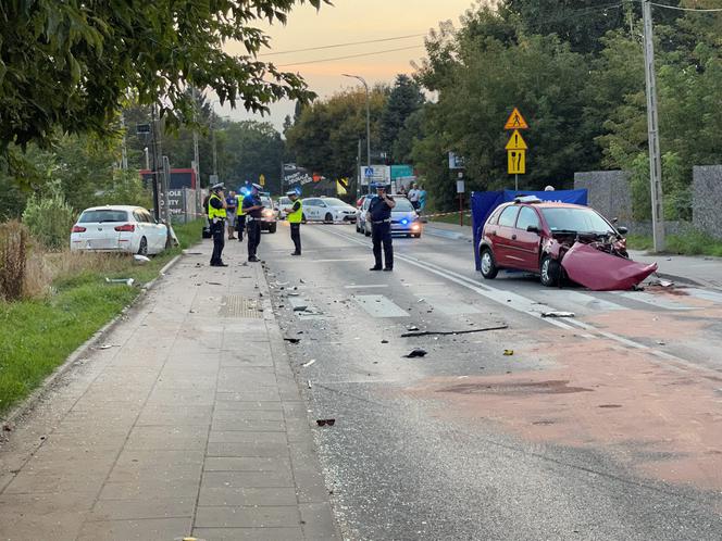 Potwirny wypadek zdarzył się na skrzyżowaniu ulic Zwoleńskiej z Biegunową