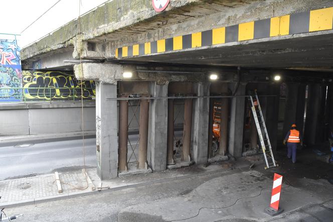 Zaczął się remont wiaduktu nad Globusową. Sprawdź utrudnienia 