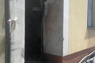 Pożar bloku w Tarnowie. Włóczęga posłał 12 osób do szpitala. Wśród poszkodowanych są dzieci