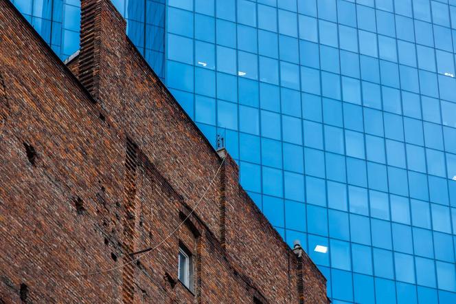 Warszawskie budynki jak puzzle - zobacz zdjęcia miejskiej mozaiki fasad