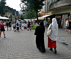 Nowy hit wśród Arabów w Zakopanem. Biorą nawet 20 opakowań za jednym razem!