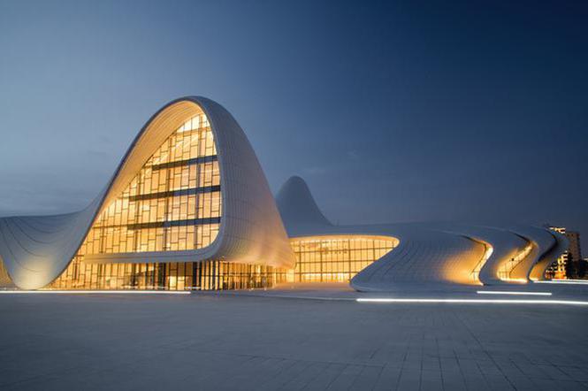 Heydar Aliyev Centre. Zaha Hadid zaprojektowała centrum kultury w Azerbejdżanie