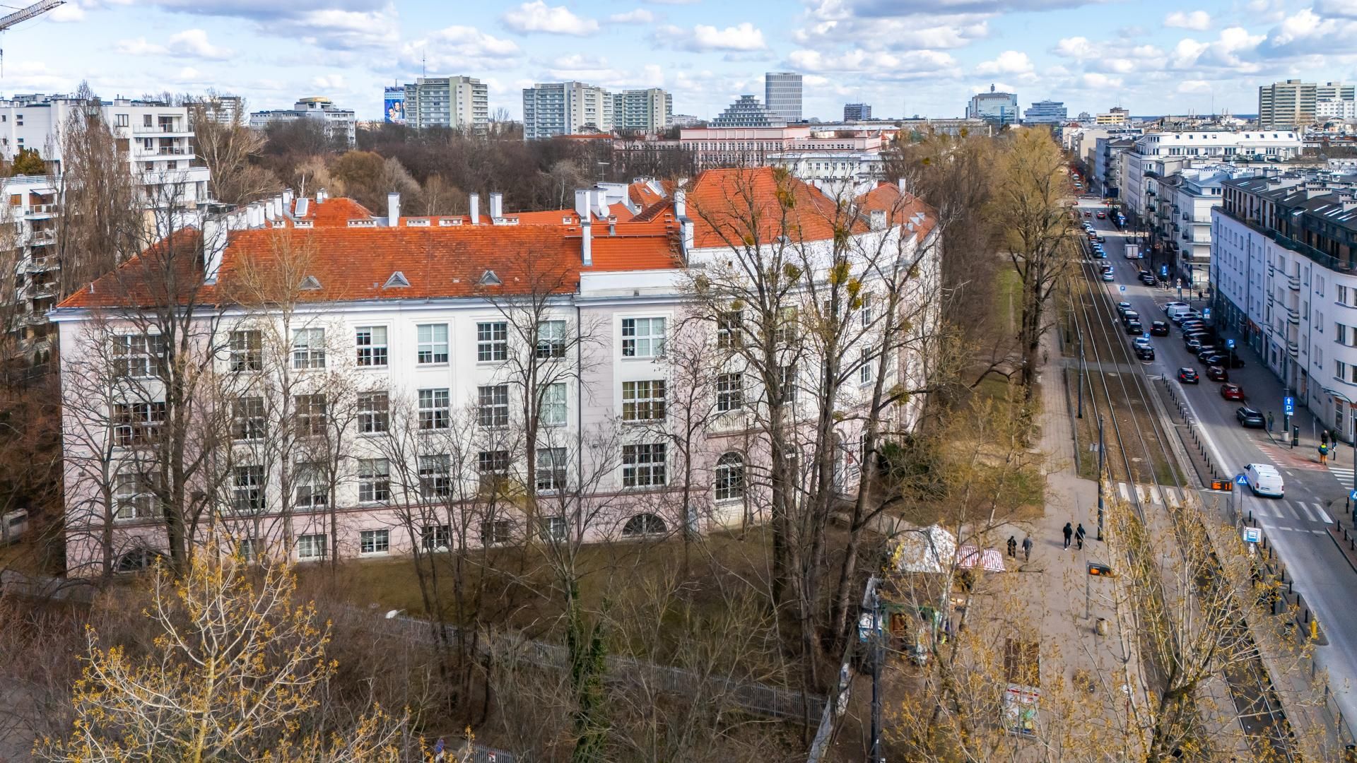 Gmach Szkoły Głównej Gospodarstwa Wiejskiego przy ul. Rakowieckiej 30 w Warszawie