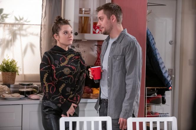 Na Wspólnej, odc. 3038. Bruno (Dawid Czupryński), Kasia (Julia Chatys)