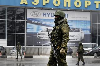 Przed rosyjską ambasadą demonstracja, wojska na Ukrainie w stanie gotowości bojowej