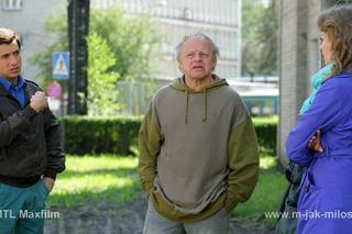 M jak miłość, odc. 945. Marek (Kacper Kuszewski), Jakubczyk (Michał Breitenwald), Anna (Tamara Arciuch)