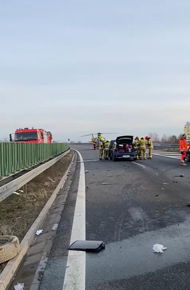 Poważny wypadek na trasie S12 pomiędzy Piaskami a Zamościem. Pięć osób w szpitalu