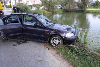 Zarówno kierowca, jak i pasażerowie pojazdu, zostali przewiezieni do radomszczańskiego szpitala. Po udzieleniu pomocy mogli wrócić do domów