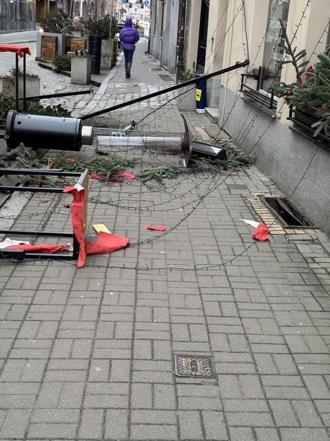 Totalna demolka w centrum Wrocławia. Ogródki przy restauracji zrujnowane, właściciele załamani 