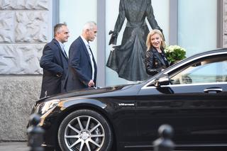 Pawlak wprowadza przyjaciółkę na salony