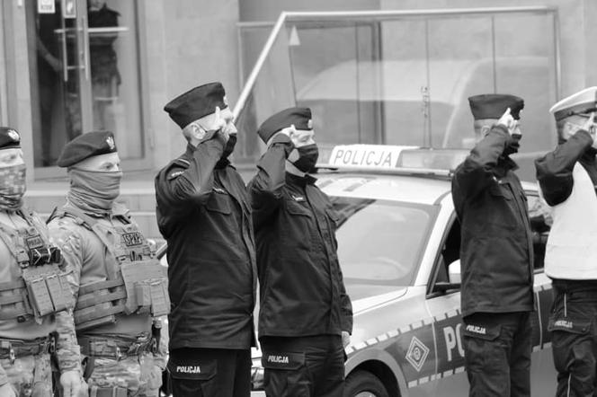 Tak policjanci z Poznania oddali hołd asp. Michałowi Kędzierskiemu. Wzruszające wideo i zdjęcia