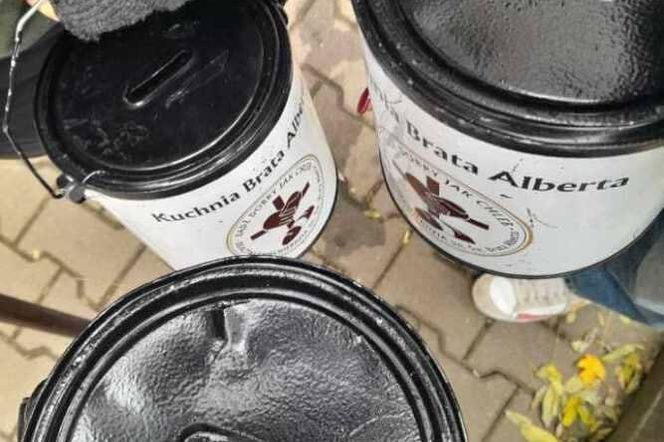 Pieniadze będzie można wrzucać do oznakowanych puszek