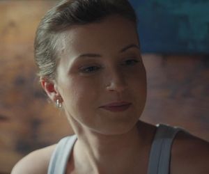 M jak miłość, odcinek jubileuszowy. Natalka (Dominika Suchecka), Hania (Wiktoria Basik)