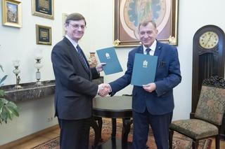AGH będzie współpracowała z Polską Agencją Kosmiczną. Podpisano porozumienie