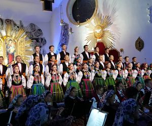 Występ zespołu Mazowsze w Starachowicach