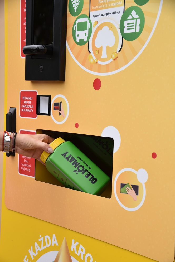 To pierwszy taki automat w woj. warmińsko-mazurskim. W jednym z miast stanął… olejomat