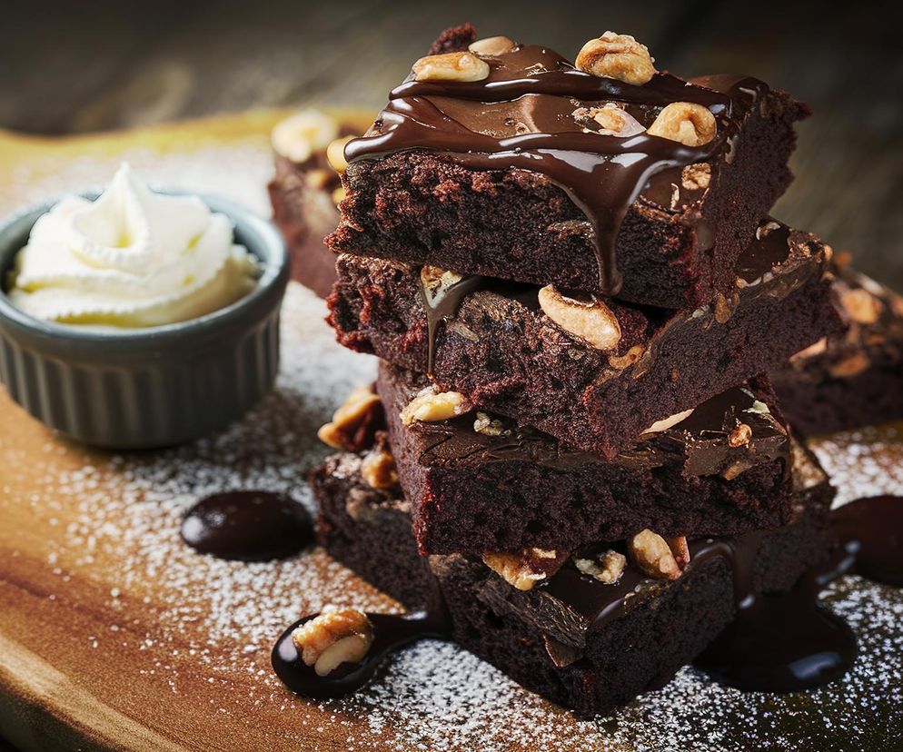 Przepyszne i chrupiące ciasto Bąbelek. Ugina się od ilości orzechów