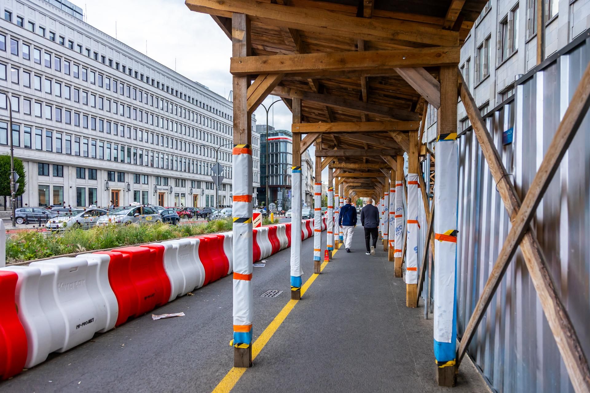 Gmach Banku Gospodarstwa Krajowego w Warszawie w trakcie remontu