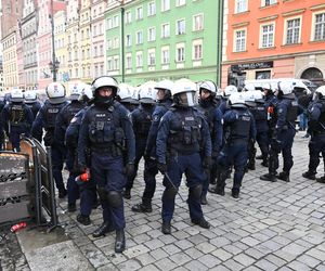 Kibice opanowali Wrocław. Tak wygląda stolica Dolnego Śląska w dniu finału Ligi Konferencji