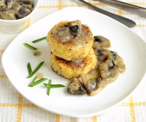 Genialne kotlety ziemniaczane z sosem pieczarkowym