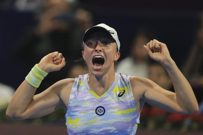 Ile zarobiła Iga Świątek w Miami PREMIE Ogromne pieniądze dla finalistek! Ile za wygranie Miami Open Nagrody pieniężne