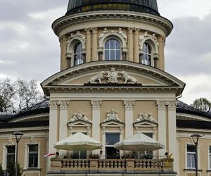 Najpiękniejszy basen w Polsce. Kąpiel pod kopułą jak z bajki na Dolnym Śląsku