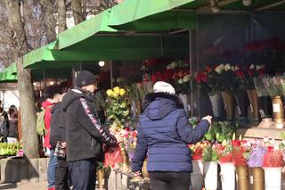 Dzień Kobiet w Lublinie 2024. Wszyscy chcą kupić dziś kwiaty dla Pań! [GALERIA]
